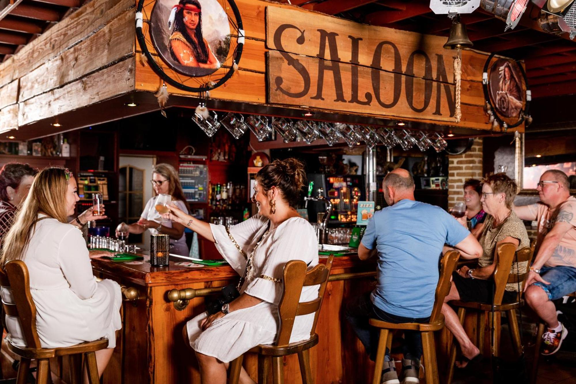 Recreatiepark En Jachthaven De Scherpenhof Terwolde Ngoại thất bức ảnh